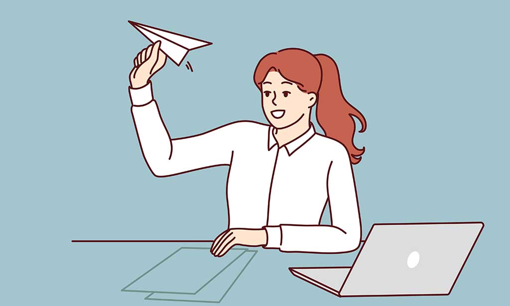 Zeichnung einer jungen Frau, welche am Schreibtisch sitzt und einen Papierflieger wirft