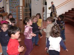 Kinder_spielend_250pxl